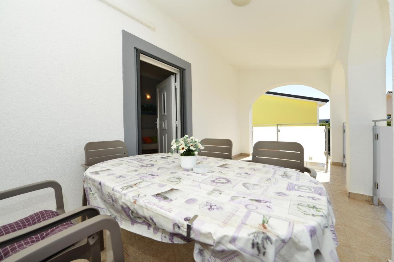 Apartment Lavender Vir Exteriör bild