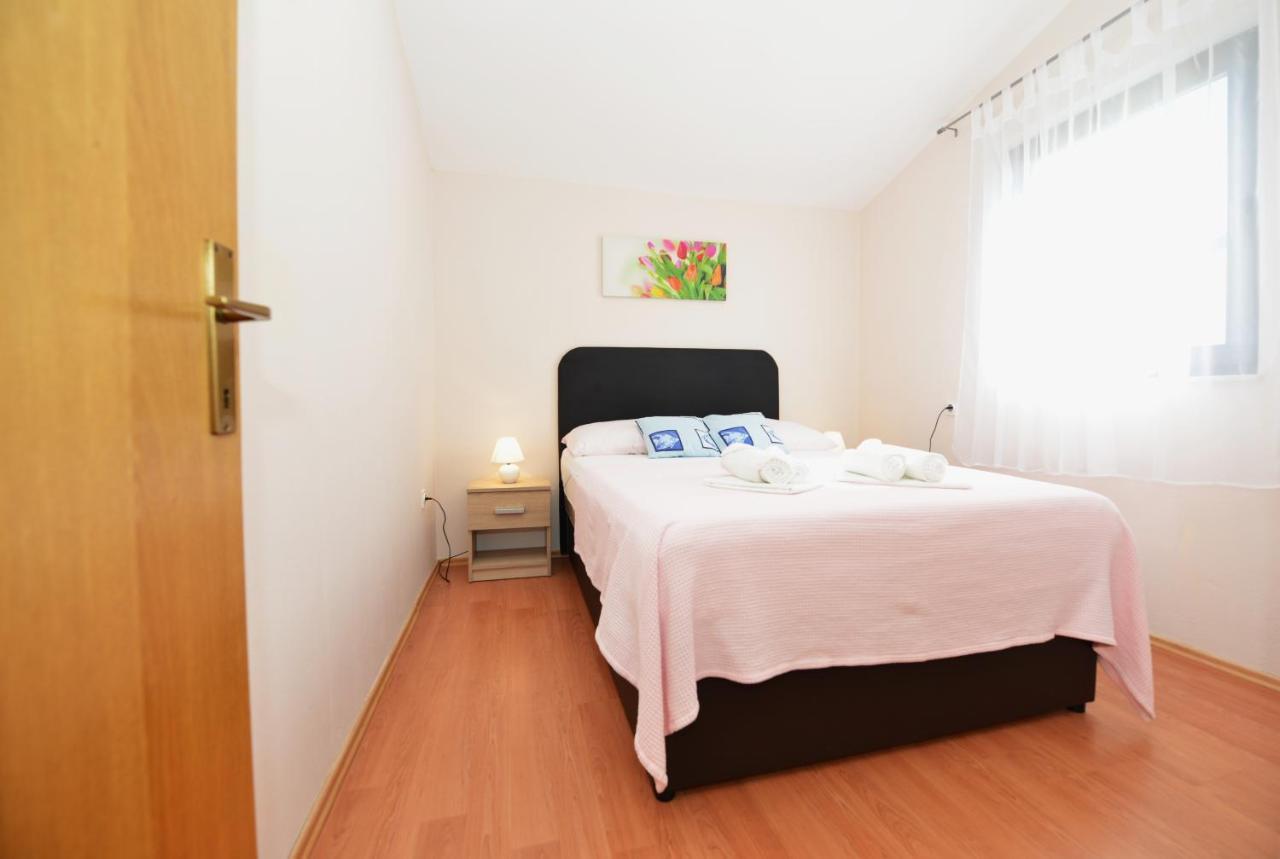 Apartment Lavender Vir Exteriör bild