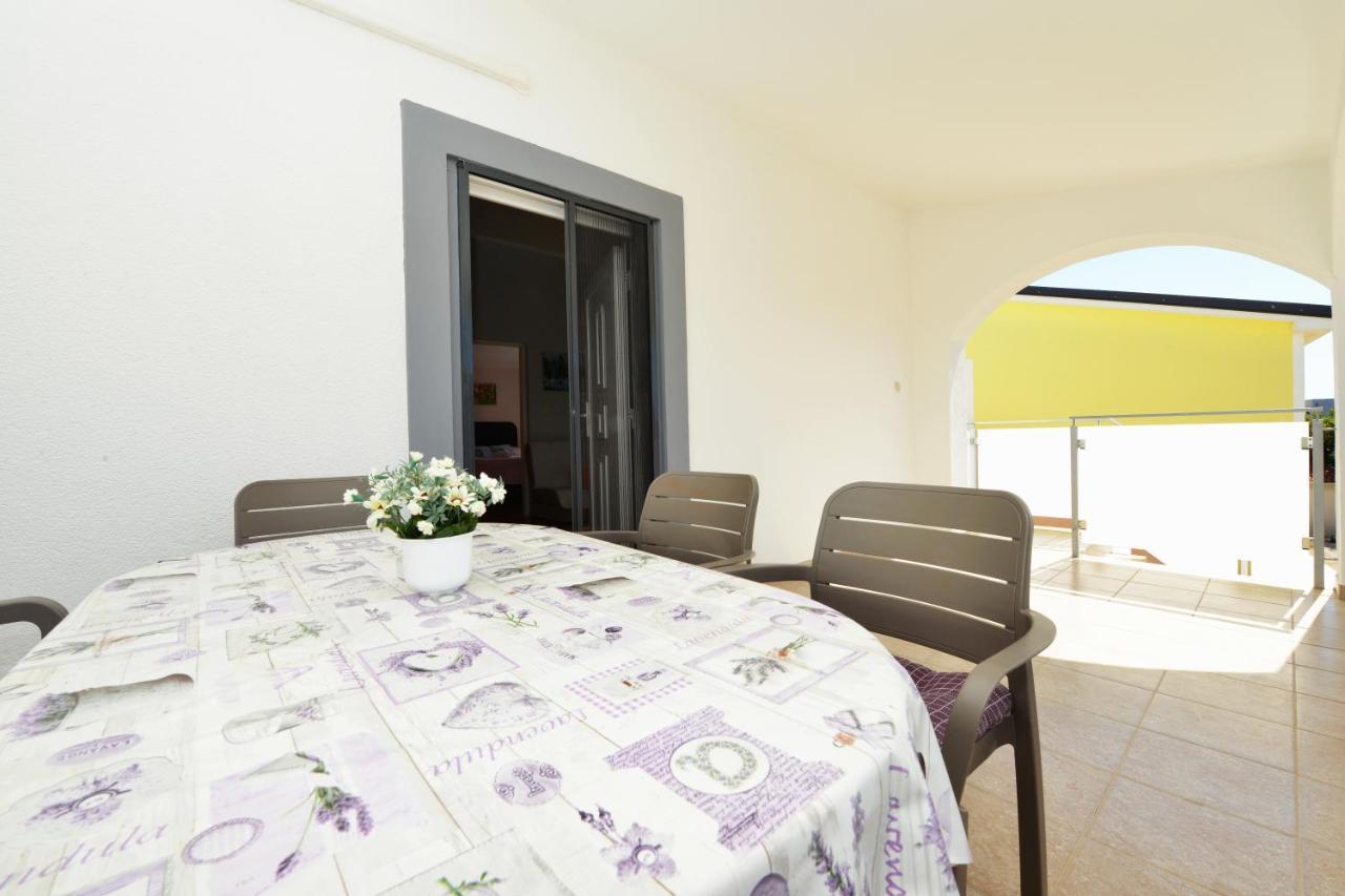 Apartment Lavender Vir Exteriör bild