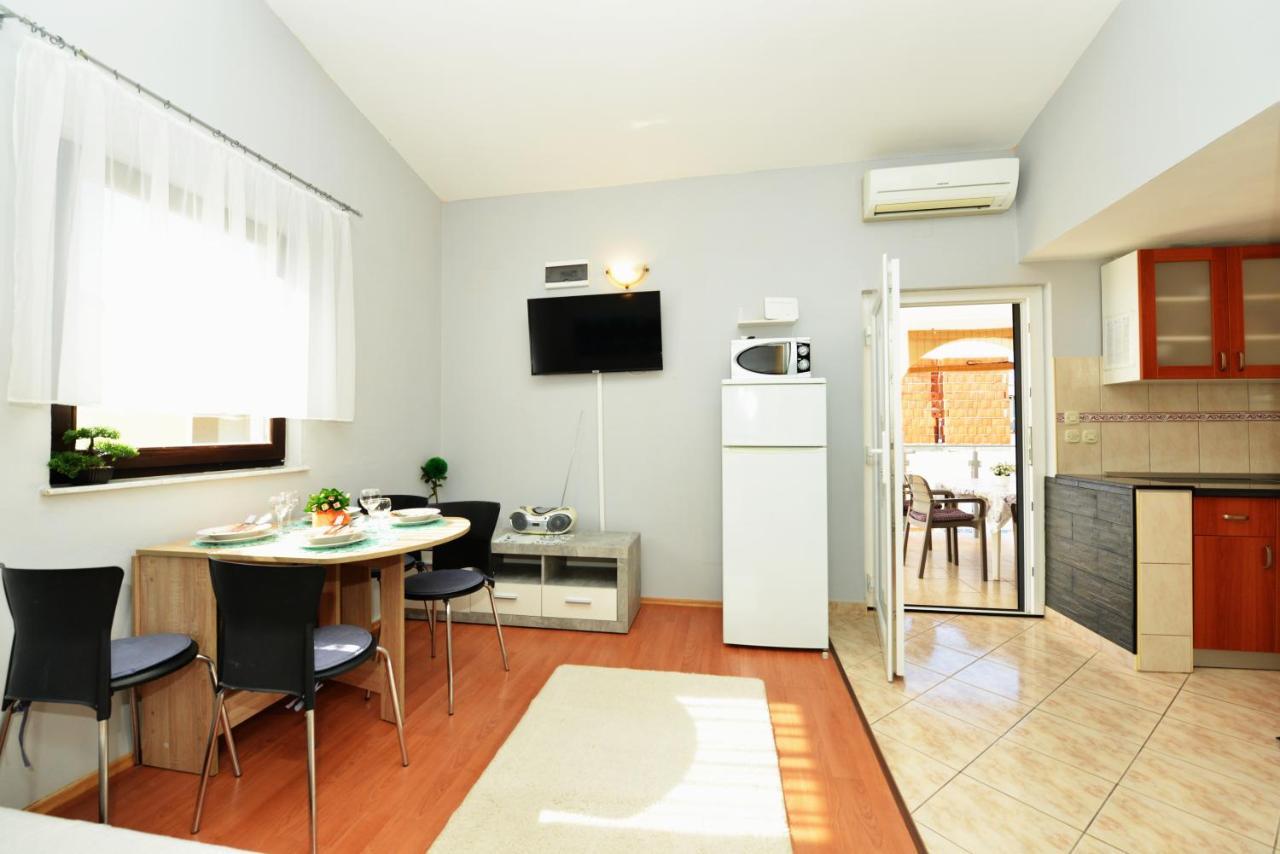 Apartment Lavender Vir Exteriör bild